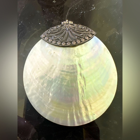 Vintage Jewelry - Beautiful Sterling Silver VTG Pendant Abalone Capiz Shell